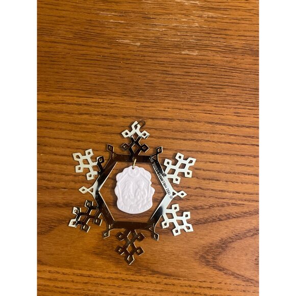 Hallmark Keepsake Ornament 1992 Greatest Story 3rd in Series Porcelain Brass - Picture 4 of 4